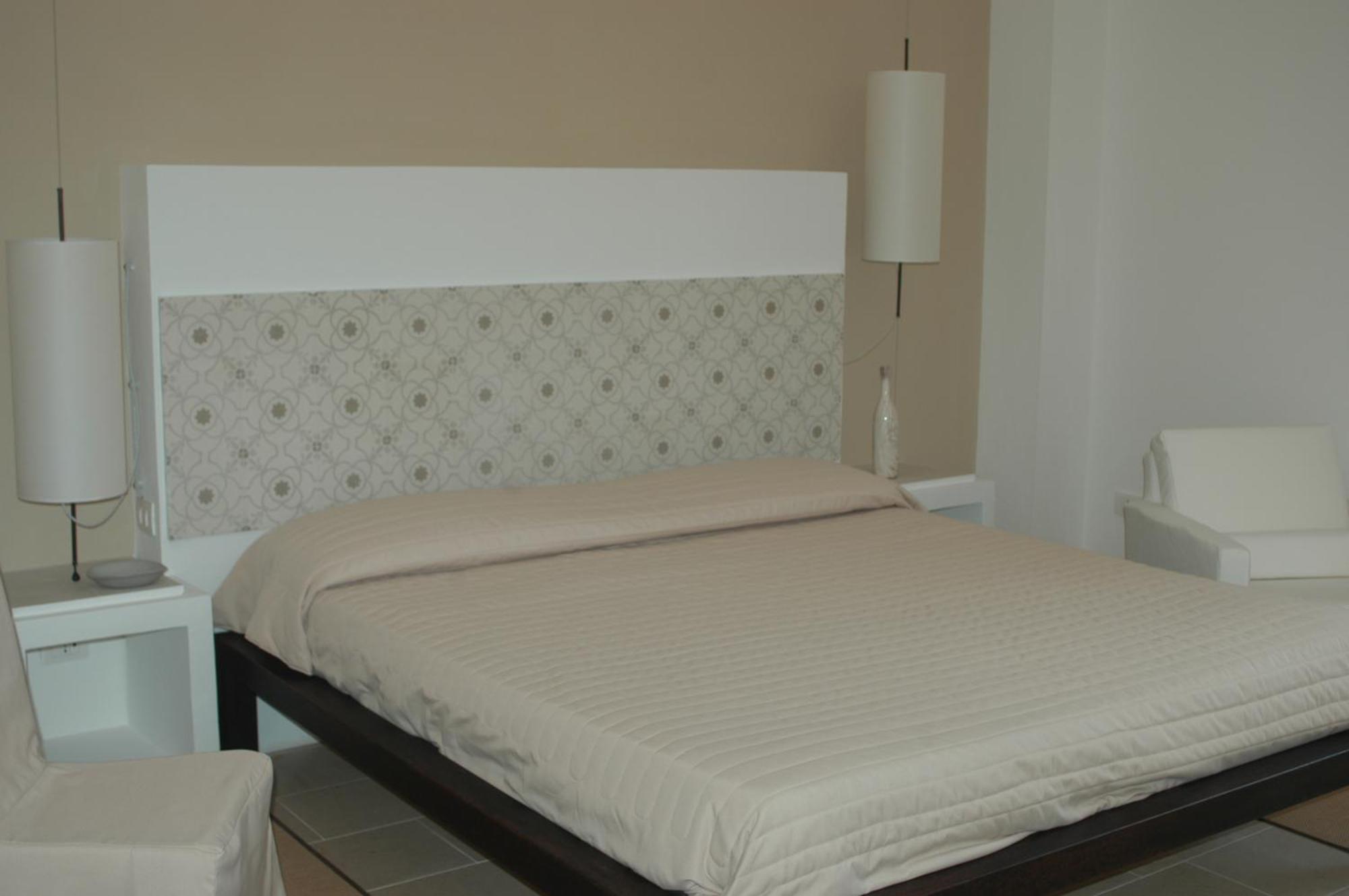 Relais Parco Cavalonga Hotel Доннафугата Стая снимка