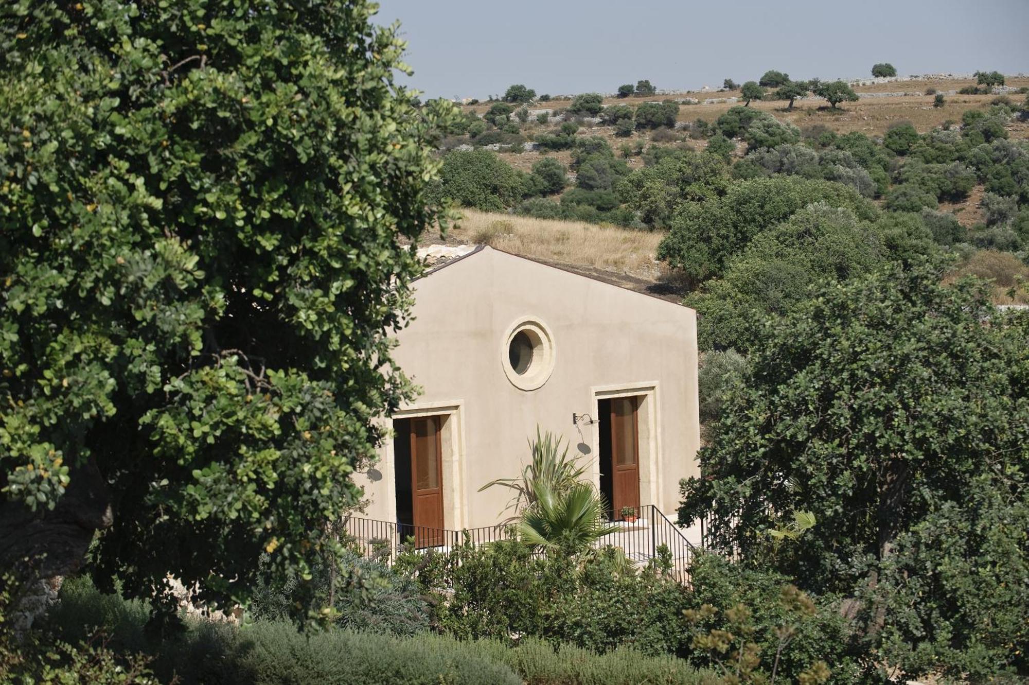 Relais Parco Cavalonga Hotel Доннафугата Стая снимка